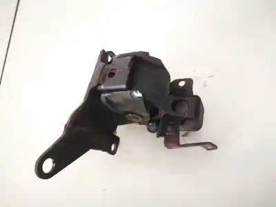 Second-hand car spare part engine support for toyota corolla (e12) 2.0 d-4d linea luna berlina oem iam references   