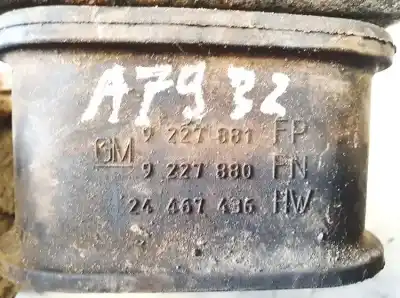 Second-hand car spare part engine support for opel meriva b 1.7 16v cdti oem iam references 9227880  9227881