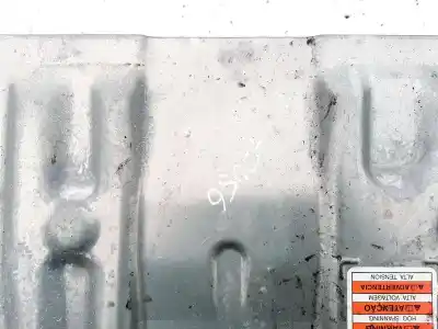 Pezzo di ricambio per auto di seconda mano plastica per hyundai i30 1.6 crdi cat riferimenti oem iam   