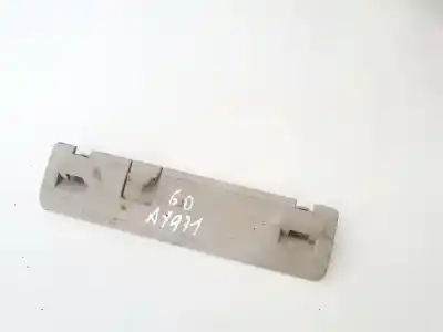 Peça sobressalente para automóvel em segunda mão plásticos por opel zafira a 2.0 dti referências oem iam 