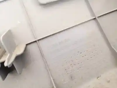 Second-hand car spare part plastics for kia carens 2.0 crdi ex monovolumen oem iam references 0k2fa64261  