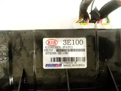 Peça sobressalente para automóvel em segunda mão comando de sofagem (chauffage / ar condicionado) por kia sorento 2.5 crdi ex referências oem iam 972503e100  97250-3e100, 3e100