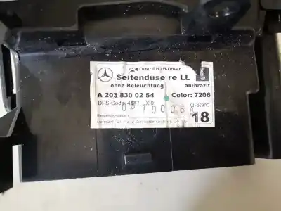 Автозапчастина б/у аераційна решіта для mercedes-benz w203, 2000.05 - 2004.02 c 220 cdi (203.006) 105kw 2000.05 - 2007.02 посилання на oem iam a2038300254  