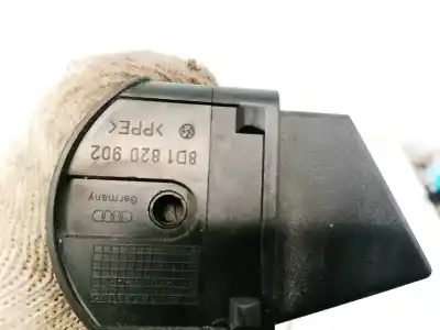 Автозапчастина б/у аераційна решіта для audi a4 avant (b5) 1.8 посилання на oem iam 8d1820902  