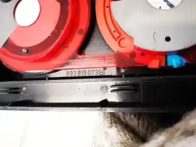 Pezzo di ricambio per auto di seconda mano plastica per audi 80/90 (893) 1.8 riferimenti oem iam 893819073b  