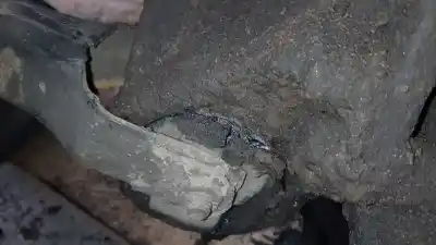 Second-hand car spare part engine support for fiat ulysse (179) 2.2 jtd dynamic oem iam references   