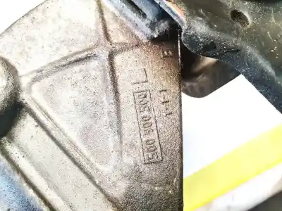 Second-hand car spare part engine support for renault scenic ii 1.5 dci diesel oem iam references 500900500  