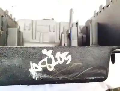 Pezzo di ricambio per auto di seconda mano plastica per opel meriva b 1.7 16v cdti riferimenti oem iam   