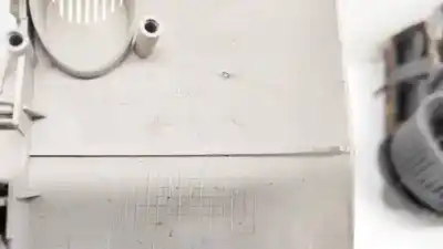 Pezzo di ricambio per auto di seconda mano plastica per renault megane ii (bm0/1_, cm0/1_) 1.6 16v (bm0c. cm0c) riferimenti oem iam 1012556  