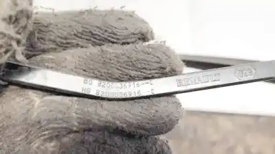 Second-hand car spare part left front windshield wiper arm for renault megane ii (bm0/1_, cm0/1_) 1.6 16v (bm0c. cm0c) oem iam references 8200036916  8200036915