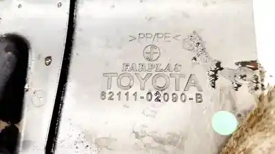 Pezzo di ricambio per auto di seconda mano plastica per toyota corolla (e11) 2.0 d-4d linea sol riferimenti oem iam 6211102090b  62111-02090-b
