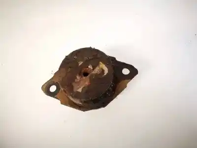 Second-hand car spare part engine support for volkswagen passat variant (3a5) 1.9 tdi oem iam references 3a0199402  