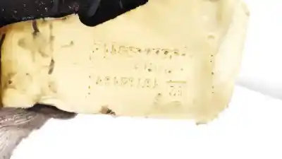 Pezzo di ricambio per auto di seconda mano plastica per opel zafira b 1.9 cdti riferimenti oem iam   