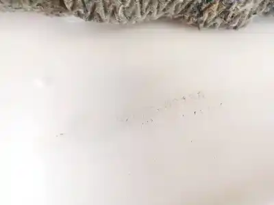 Second-hand car spare part plastics for toyota corolla (e12) 2.0 d-4d linea luna berlina oem iam references 6247202130  62472-02130