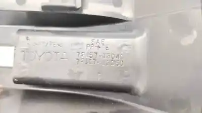 Pezzo di ricambio per auto di seconda mano plastica per toyota corolla (e11) 2.0 d-4d linea sol riferimenti oem iam 7215713040  72157-13040, 7215713050