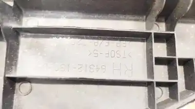 Pezzo di ricambio per auto di seconda mano plastica per toyota corolla (e11) 2.0 d-4d linea sol riferimenti oem iam 6431213010  64312-13010