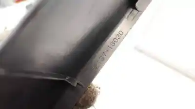 Pezzo di ricambio per auto di seconda mano plastica per toyota corolla (e11) 2.0 d-4d linea sol riferimenti oem iam 7213713030  72137-13030