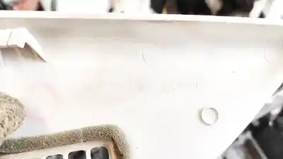 Pezzo di ricambio per auto di seconda mano plastica per toyota corolla (e11) 2.0 d-4d linea sol riferimenti oem iam 6221813030  62218-13030