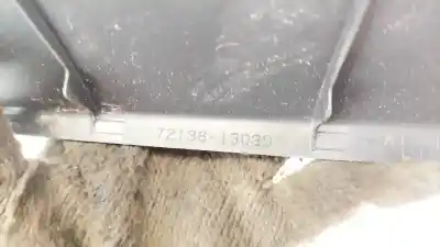 Pezzo di ricambio per auto di seconda mano plastica per toyota corolla (e11) 2.0 d-4d linea sol riferimenti oem iam 7213813030  72138-13030