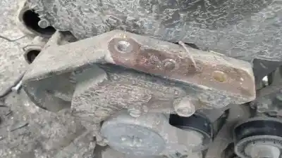 Second-hand car spare part engine support for jeep patriot 2.0 crd cat oem iam references 05105588ad  