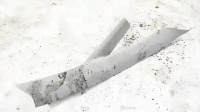 Pezzo di ricambio per auto di seconda mano plastica per toyota corolla (e11) 2.0 d-4d linea sol riferimenti oem iam 