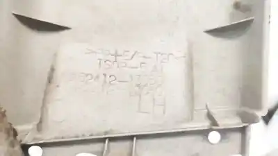 Pezzo di ricambio per auto di seconda mano plastica per toyota corolla (e11) 2.0 d-4d linea sol riferimenti oem iam 6241213050  62412-13050, 6241213060