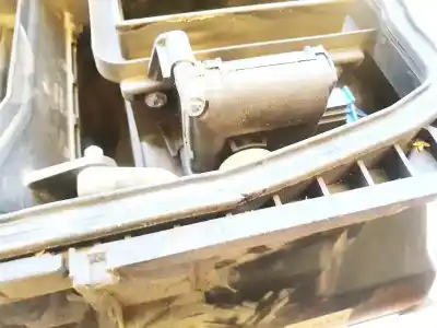 Pezzo di ricambio per auto di seconda mano Motore Apertura Boccole Aria Condizionata per AUDI A6 AVANT (4F5) 3.0 TDI Quattro Riferimenti OEM IAM   