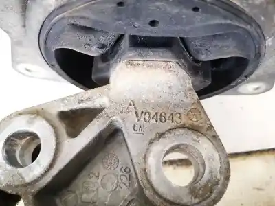 Pezzo di ricambio per auto di seconda mano supporto motore per opel vectra c (z02) 2.2 dti 16v (f69) riferimenti oem iam v04643  