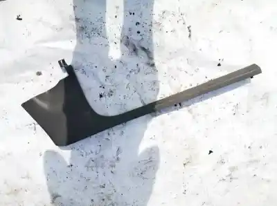 Peça sobressalente para automóvel em segunda mão plásticos por audi a4 avant (8e) 2.5 tdi (120kw) referências oem iam 8e0867272