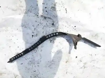 Peça sobressalente para automóvel em segunda mão plásticos por audi a4 avant (8e) 2.5 tdi (120kw) referências oem iam 8e0867768