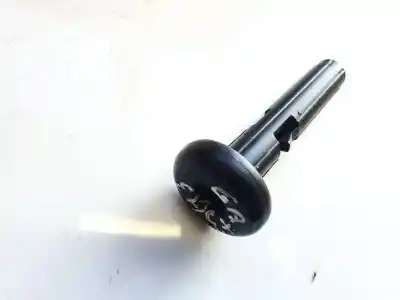 Pezzo di ricambio per auto di seconda mano plastica per peugeot 107 1.0i cat 70cv riferimenti oem iam 