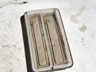 Pezzo di ricambio per auto di seconda mano plastica per opel zafira b 1.9 cdti riferimenti oem iam   