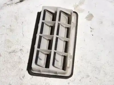 Pezzo di ricambio per auto di seconda mano plastica per opel zafira b 1.9 cdti riferimenti oem iam   