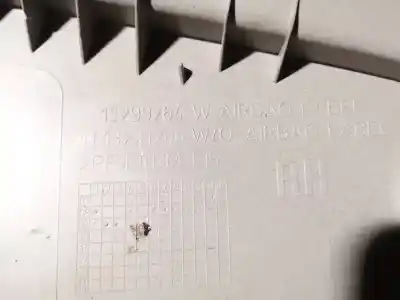 Second-hand car spare part plastics for opel insignia a (g09) 2.0 cdti (68) oem iam references 13299264  13221246