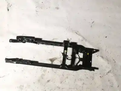 Pezzo di ricambio per auto di seconda mano plastica per opel zafira b 1.9 cdti riferimenti oem iam   