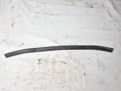 Pezzo di ricambio per auto di seconda mano plastica per opel zafira b 1.9 cdti riferimenti oem iam   