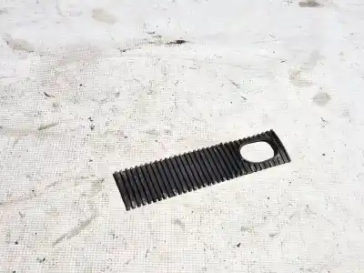 Pezzo di ricambio per auto di seconda mano plastica per opel zafira b 1.9 cdti riferimenti oem iam   