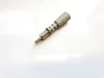 Pezzo di ricambio per auto di seconda mano plastica per opel zafira b 1.9 cdti riferimenti oem iam   