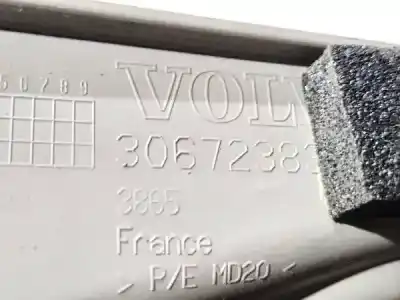 Pezzo di ricambio per auto di seconda mano plastica per volvo v50 (545) 2.0 d riferimenti oem iam 30672383  