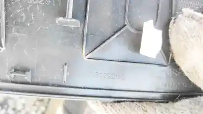 Pezzo di ricambio per auto di seconda mano plastica per opel meriva b 1.7 16v cdti riferimenti oem iam 13129240  