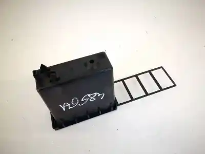 Pezzo di ricambio per auto di seconda mano plastica per audi 80 avant 1.9 tdi riferimenti oem iam 893941561  