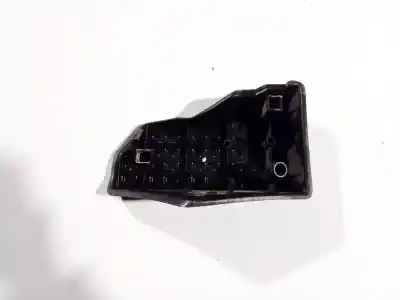 Pezzo di ricambio per auto di seconda mano plastica per toyota corolla (e12) 2.0 d-4d linea luna berlina riferimenti oem iam   