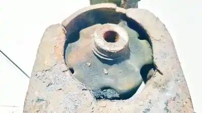 Second-hand car spare part engine support for toyota corolla (e12) 2.0 d-4d linea luna berlina oem iam references 173491  17-3491