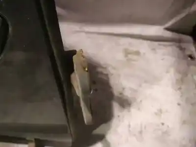 Pezzo di ricambio per auto di seconda mano fermo porta per volvo v50 (545) 2.0 d riferimenti oem iam 