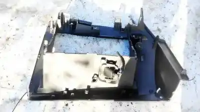 Pezzo di ricambio per auto di seconda mano plastica per mazda 3 lim. (bl) 1.6 cd diesel cat riferimenti oem iam bbm464111  k3006