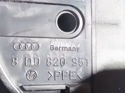 Автозапчастина б/у аераційна решіта для audi a4 avant (b5) 1.8 посилання на oem iam 8d0820951  