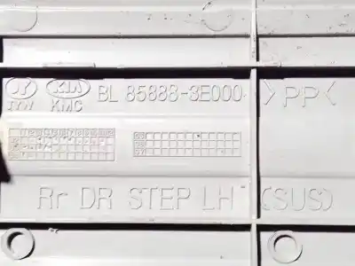 Pezzo di ricambio per auto di seconda mano plastica per kia sorento 2.5 crdi ex riferimenti oem iam 858883e000  85888-3e000