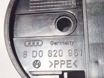 Автозапчастина б/у аераційна решіта для audi a4 avant (b5) 1.8 посилання на oem iam 8d0820951  