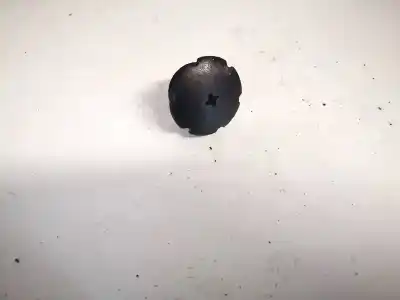 Peça sobressalente para automóvel em segunda mão plásticos por kia sportage (km) 2.0 crdi referências oem iam 