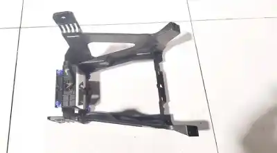 Peça sobressalente para automóvel em segunda mão plásticos por opel zafira b 1.9 cdti referências oem iam 13162590